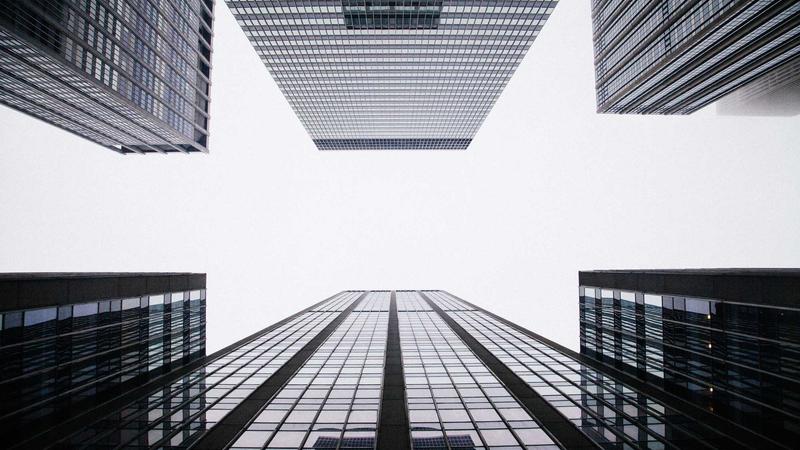 糖果派对的甜蜜世界 — 缤纷糖果与欢乐游戏场景